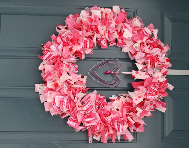 13 Valentine's Day Wreaths To Inspire