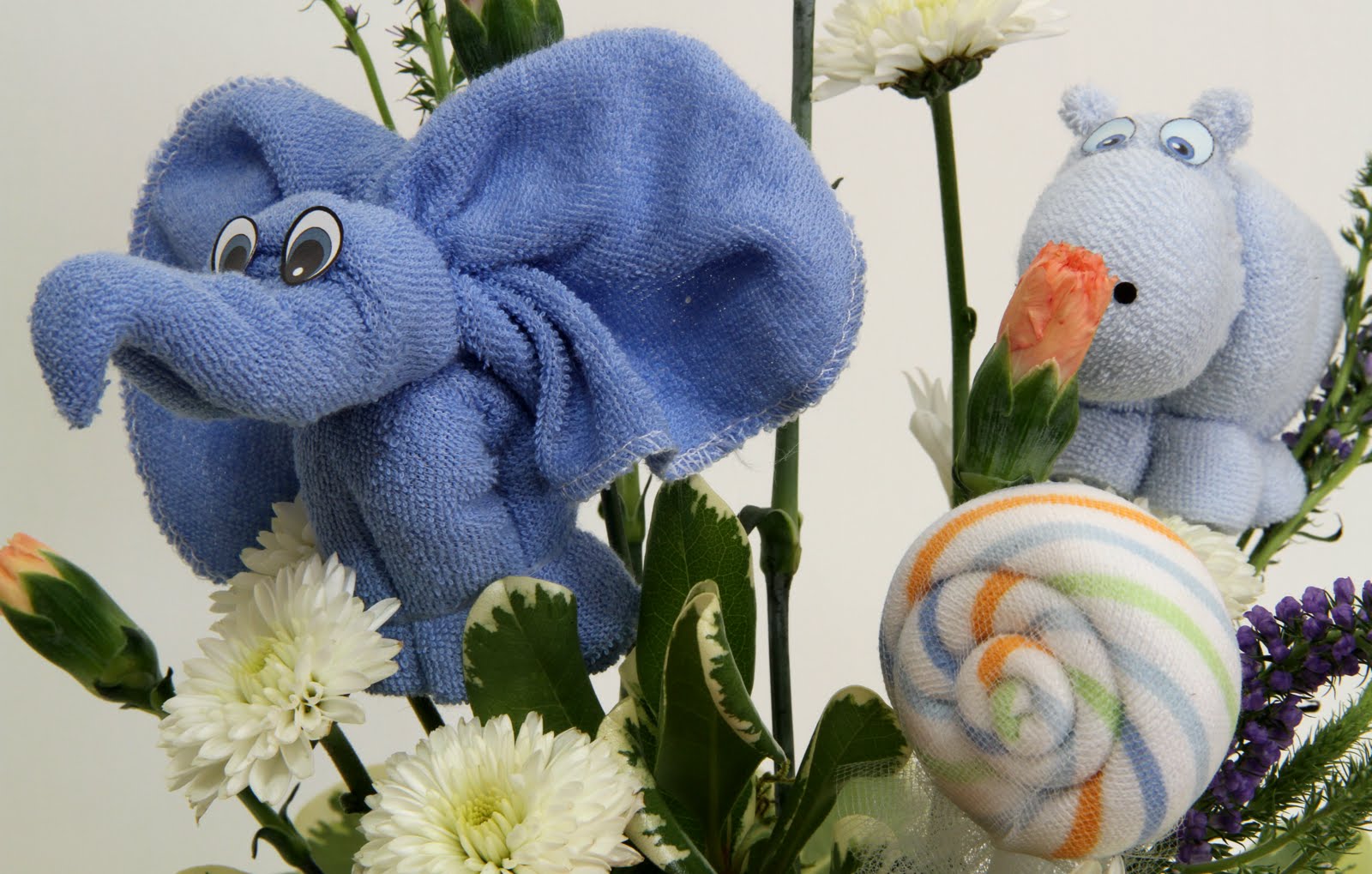 The Paper Boutique Topsy Turvy Diaper Cake Washcloth Animals and More!