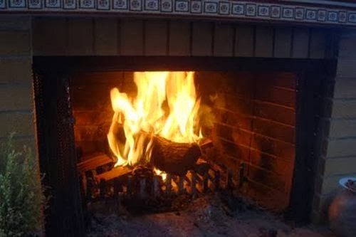 Πως να διώξετε τις μυρωδιές από το τζάκι