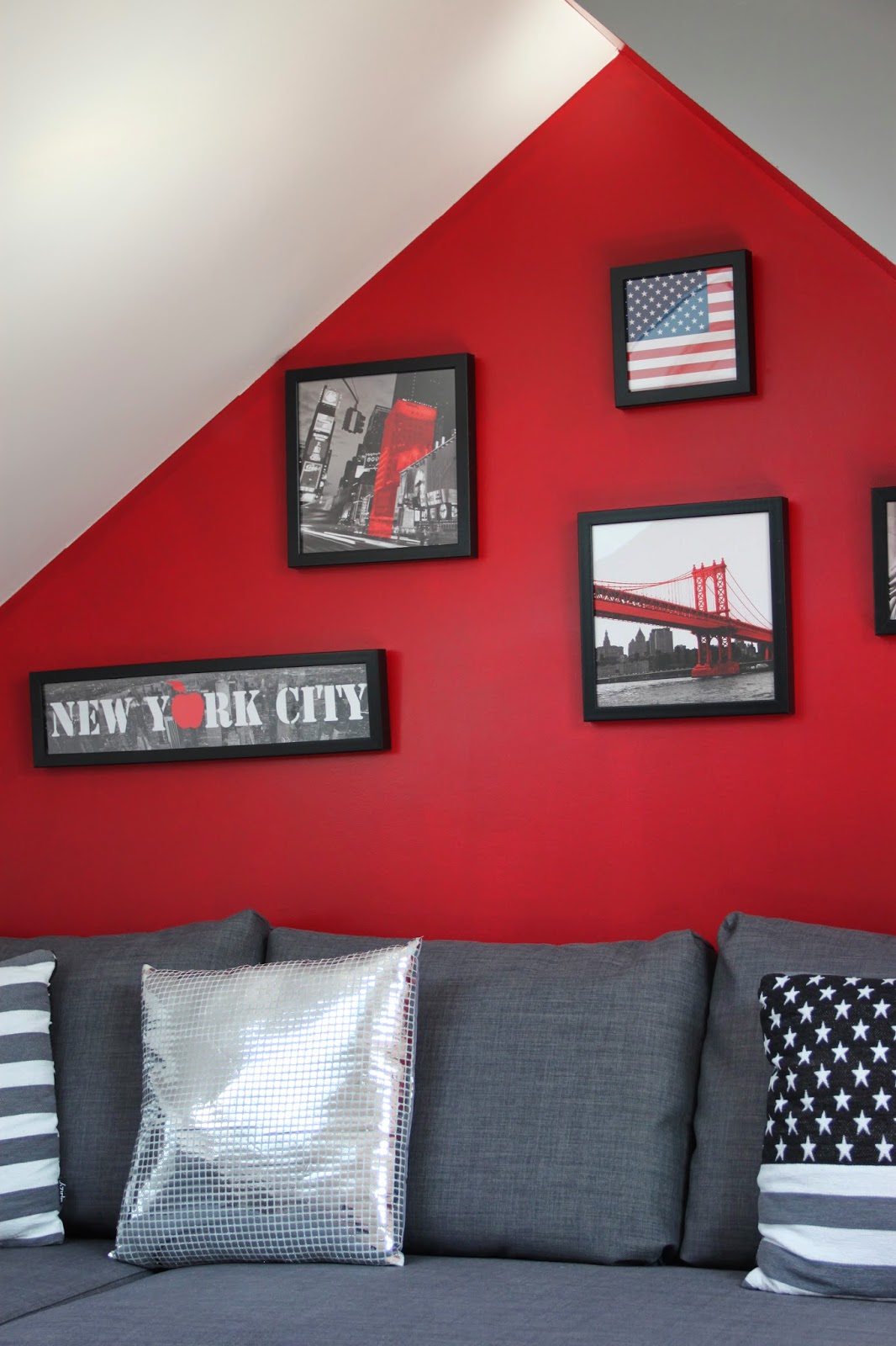 Appartement esprit loft  chambre avec drapeau américain