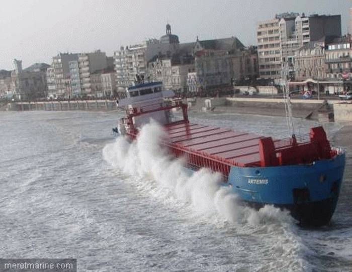 Dutch Cargo Ship in Les Sables d'Olonne, on France's West Coast Dutch Cargo Ship in Les Sables d'Olonne, on France's West Coast