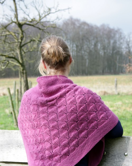 Needlework inspiration Drops shawl finished