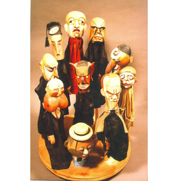 La camera dei sortilegi: dal 20 al 30 gennaio alla Kasa dei Libri di Milano una mostra con i diorami, le marionette e i teatri da camera della Collezione Bagliani
