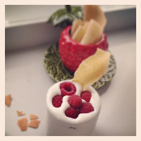 Schiuma di yogurt con lamponi e finti brigidini allo zenzero @monsieurtatin.blogspot.it Schiuma di yogurt con lamponi e finti brigidini allo zenzero @monsieurtatin.blogspot.it