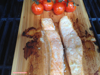 fischiscooking, lachs, holzbrett, zedern fischiscooking, lachs, holzbrett, zedern