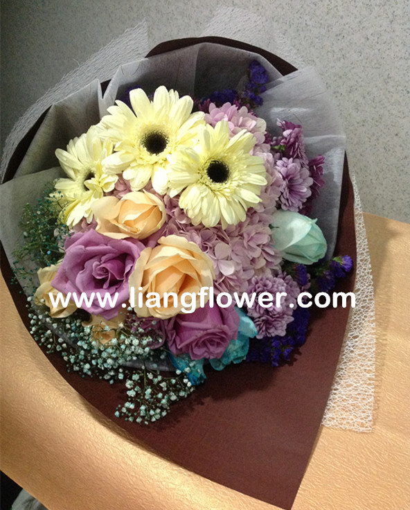 hydrangea with mix flowers bouquet