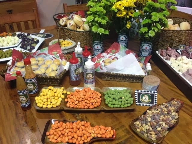 decoracao boteco skol:Como ela queria tudo personalizado, criei adesivos até para as decoracao boteco skol:Como ela queria tudo personalizado, criei adesivos até para as