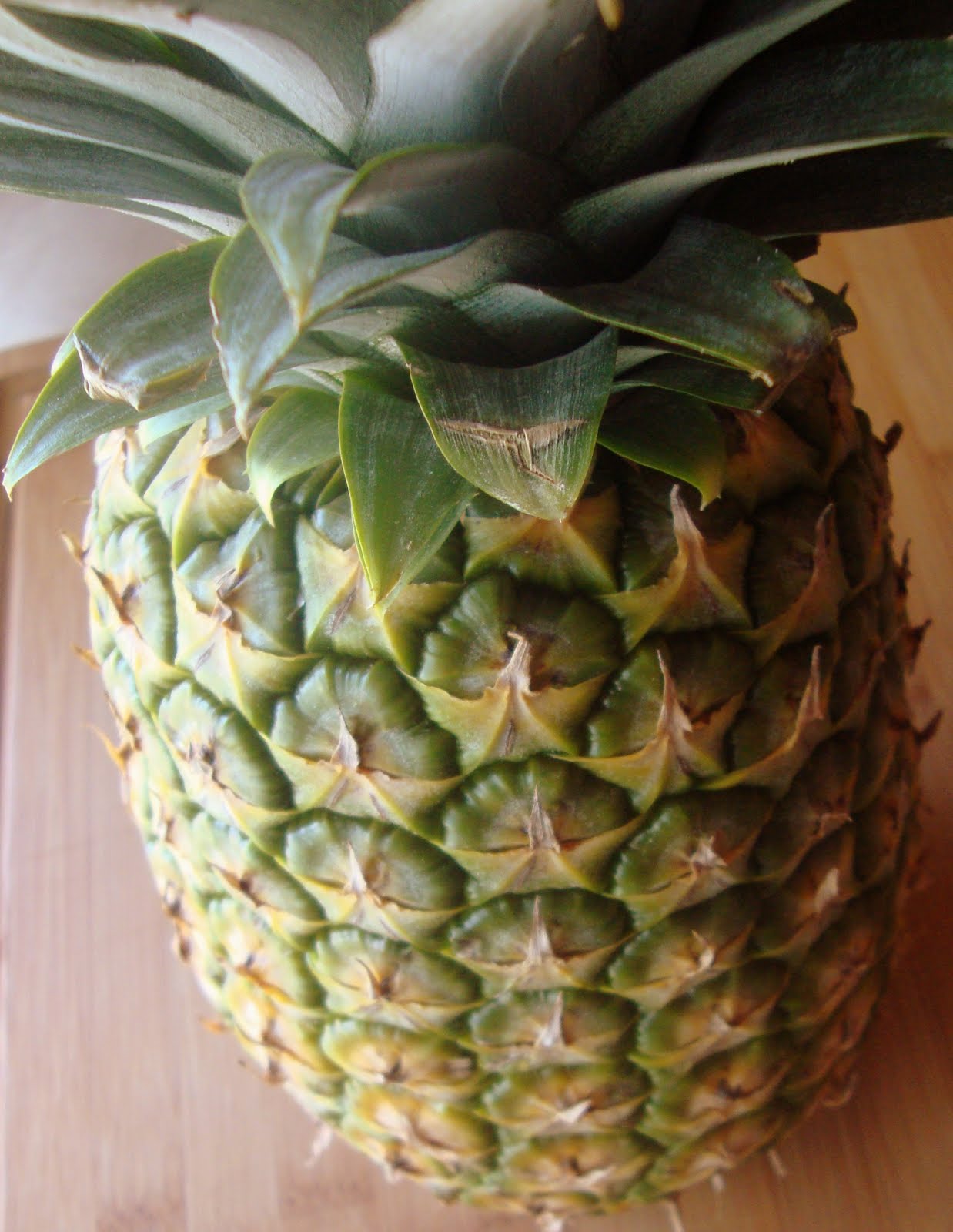 Bake Your Day » How to Choose and Dice a Pineapple