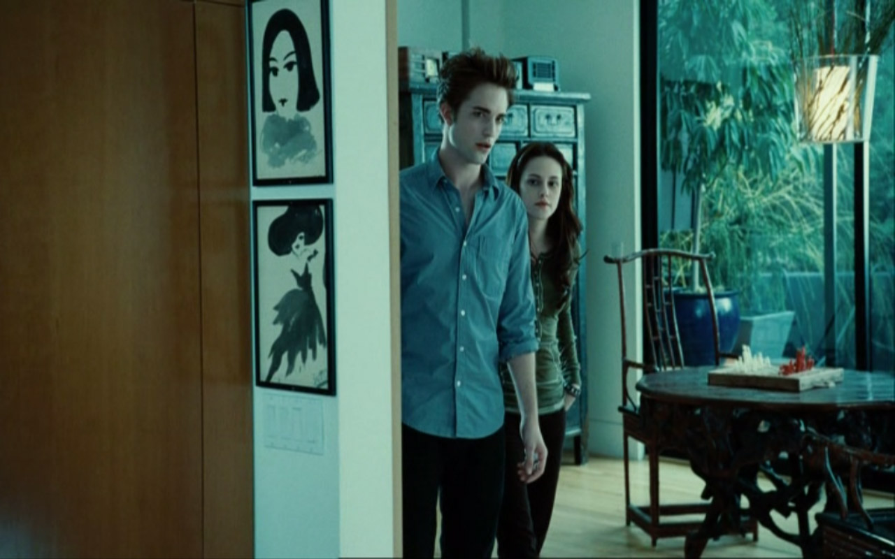 World Boat Bella's first visit to the Cullen house.