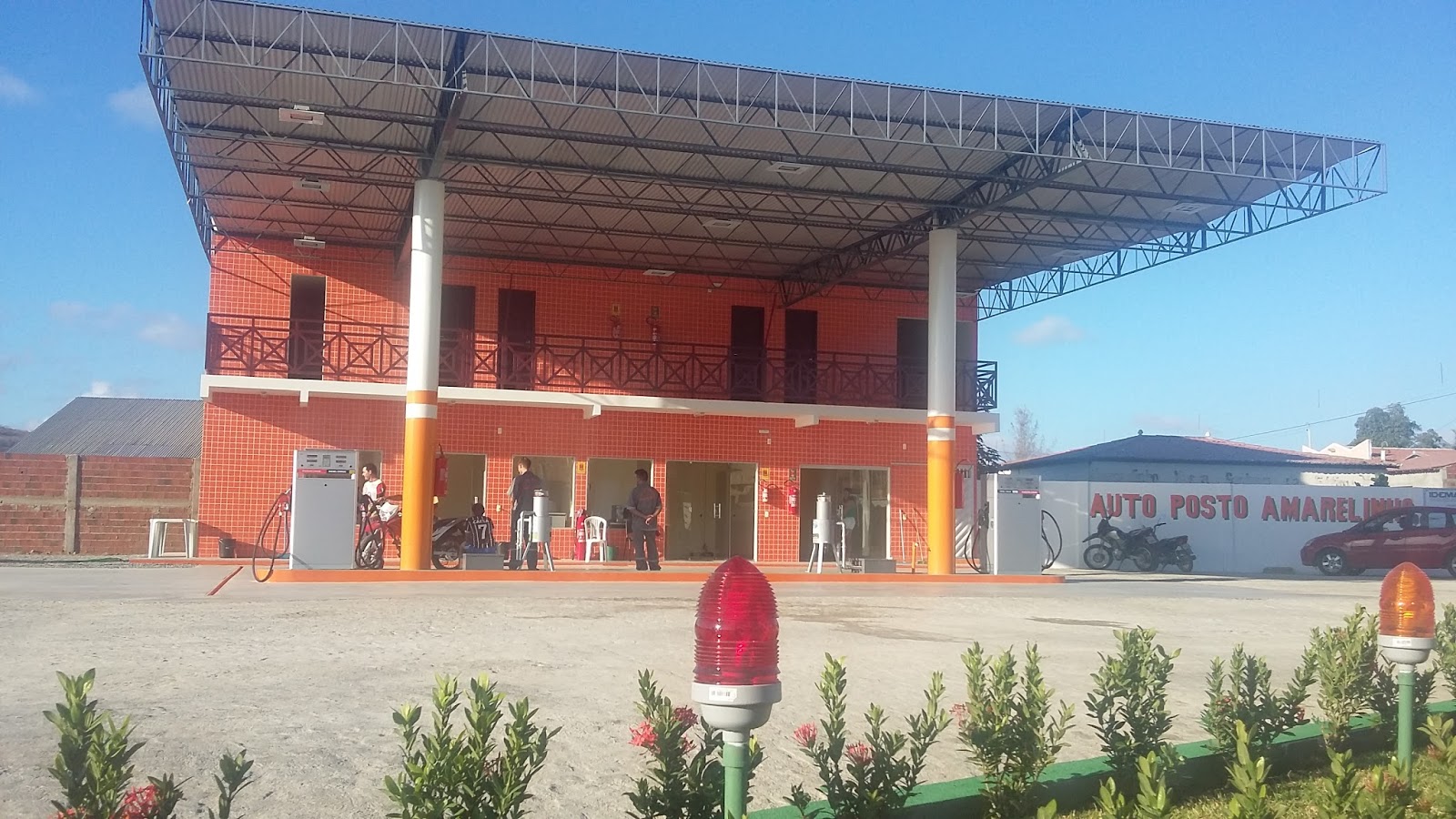 ABASTEÇA COM QUALIDADE E CONFIANÇA - AUTO POSTO AMARELINHO - Oferecendo o Melhor Atendimento .