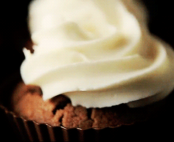 Baking gif, Chocolate cupcakes