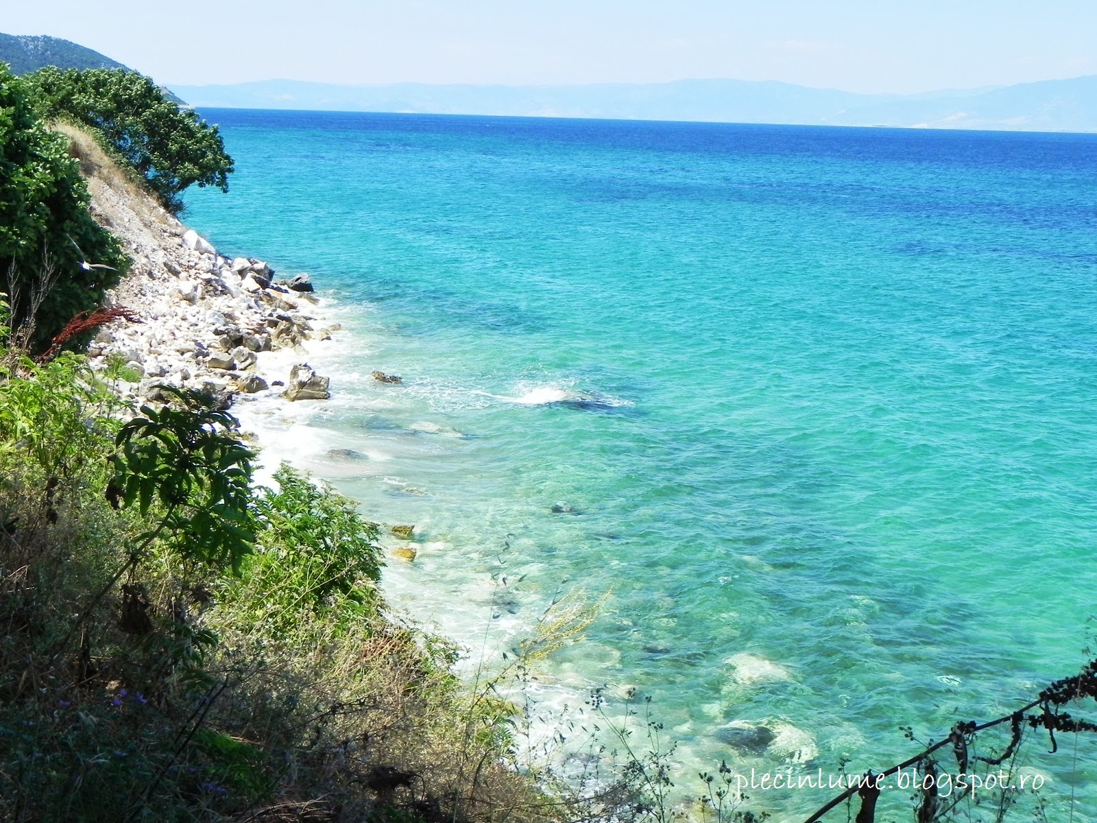 Culoarea apei din Thassos Culoarea apei din Thassos