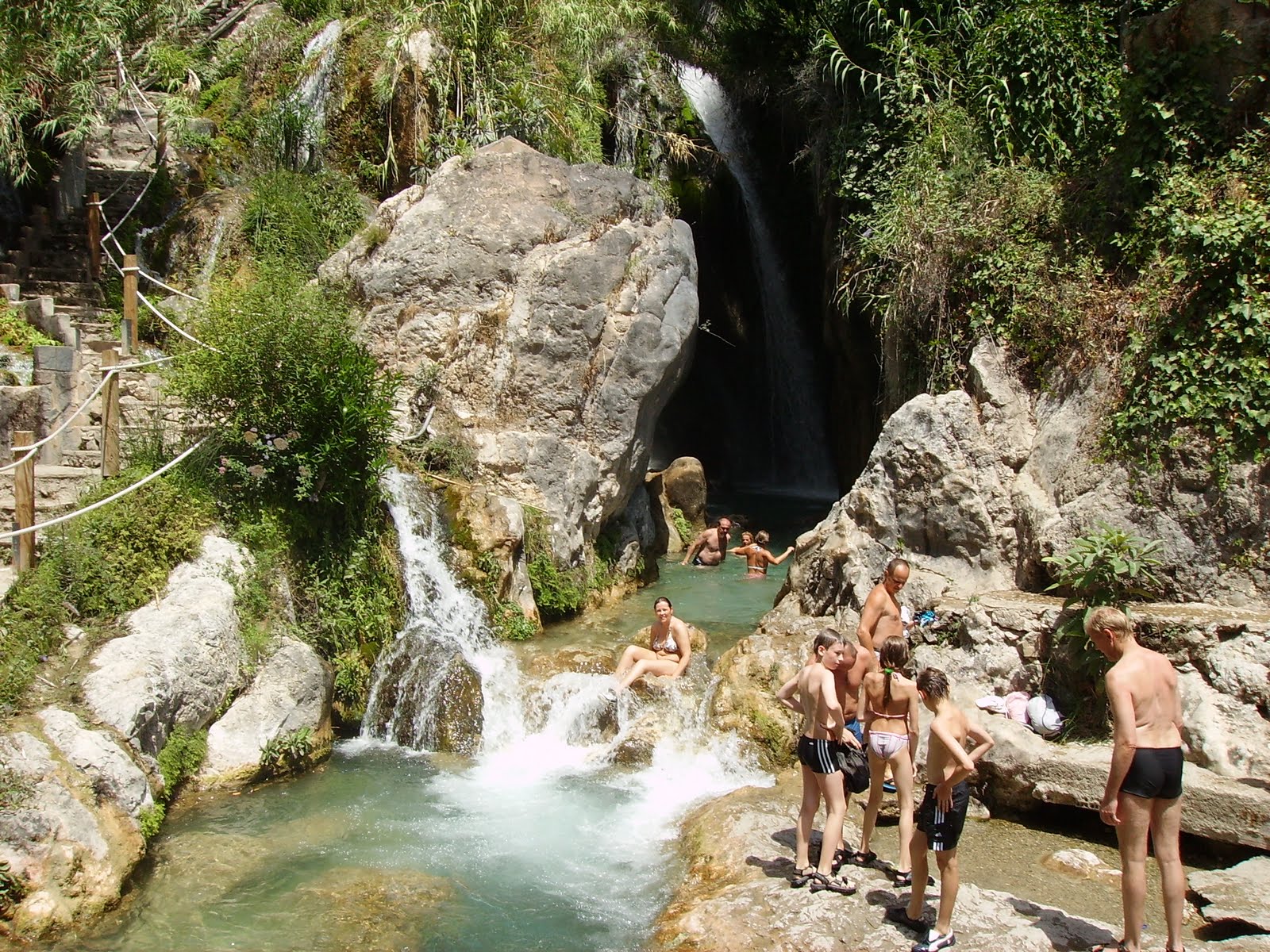 thebenidormguide ANIMAL SANCTUARY,GUADALEST, WATERFALLS DAY TRIP