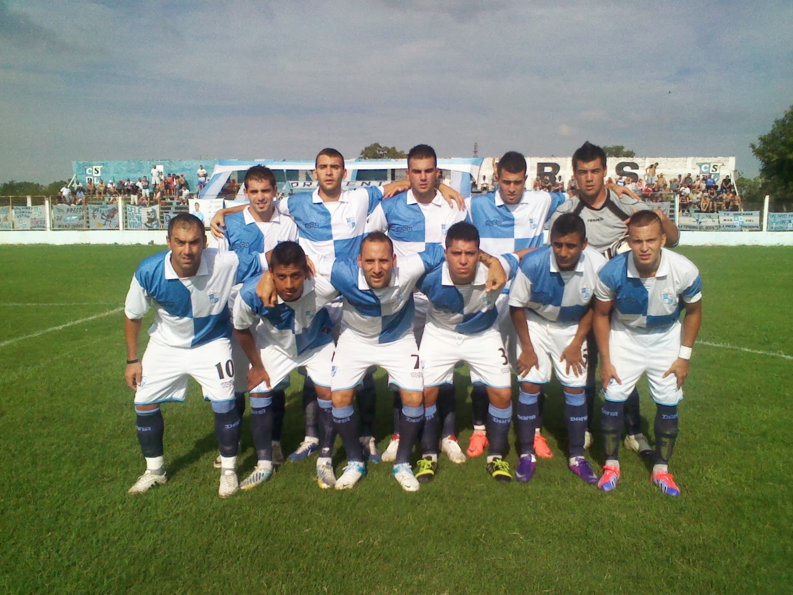 Argentino de Quilmes recibe en la barranca a Talleres de Escalada