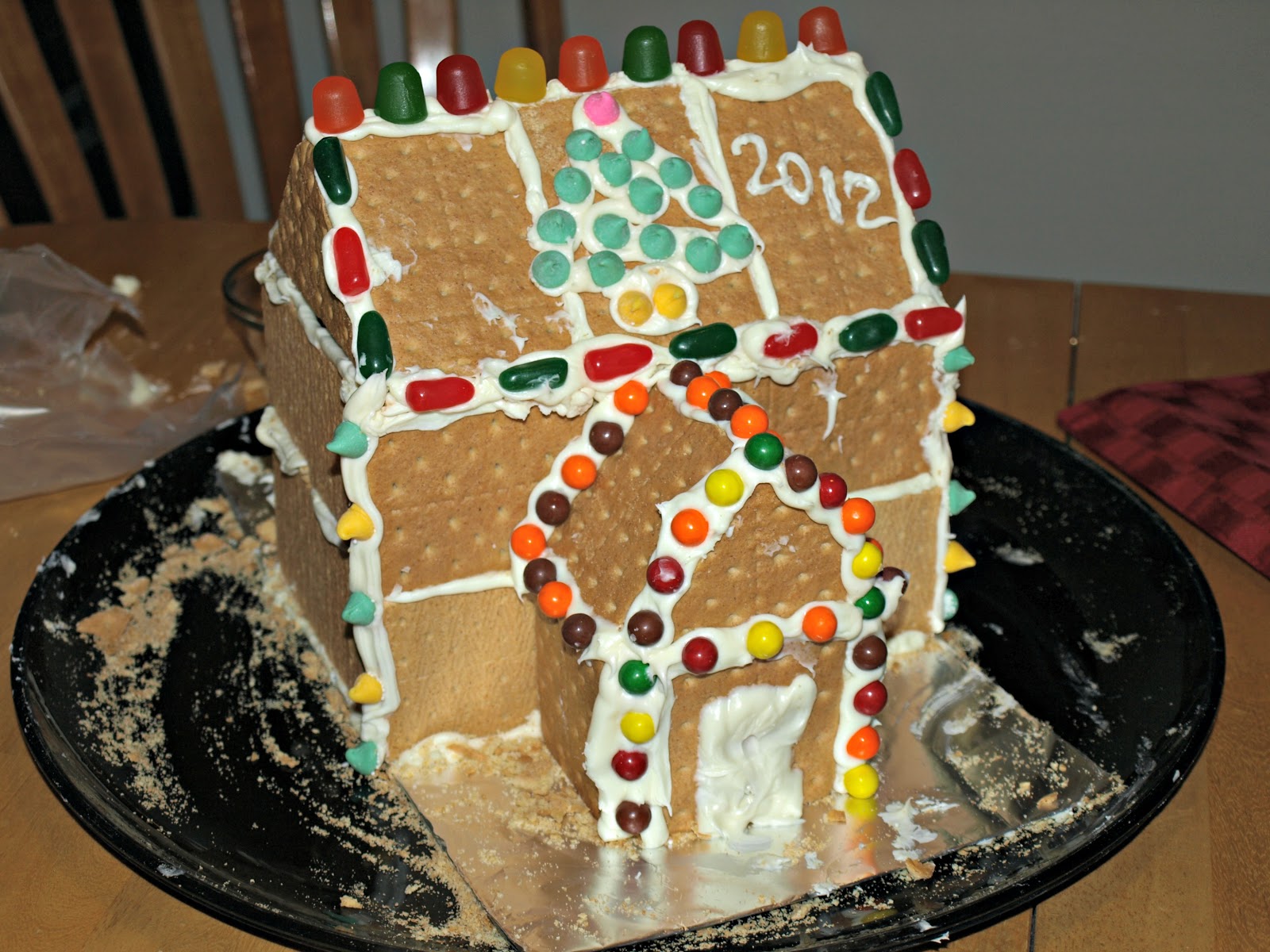 We Love Being Moms!: Easy DIY Gingerbread Houses