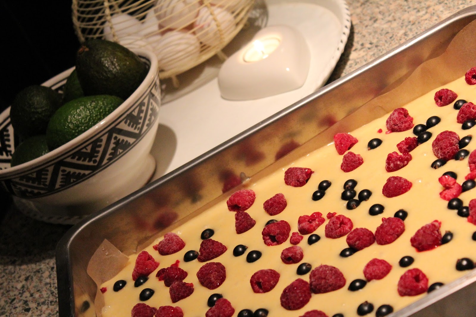 Fabriksfrun Baka Baka Liten Kaka!