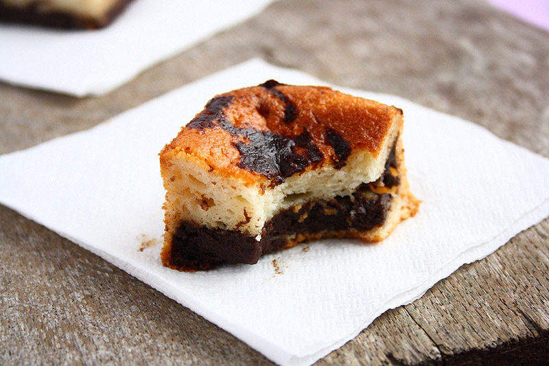 collecting memories Vanilla Cake with Chocolate Fudge