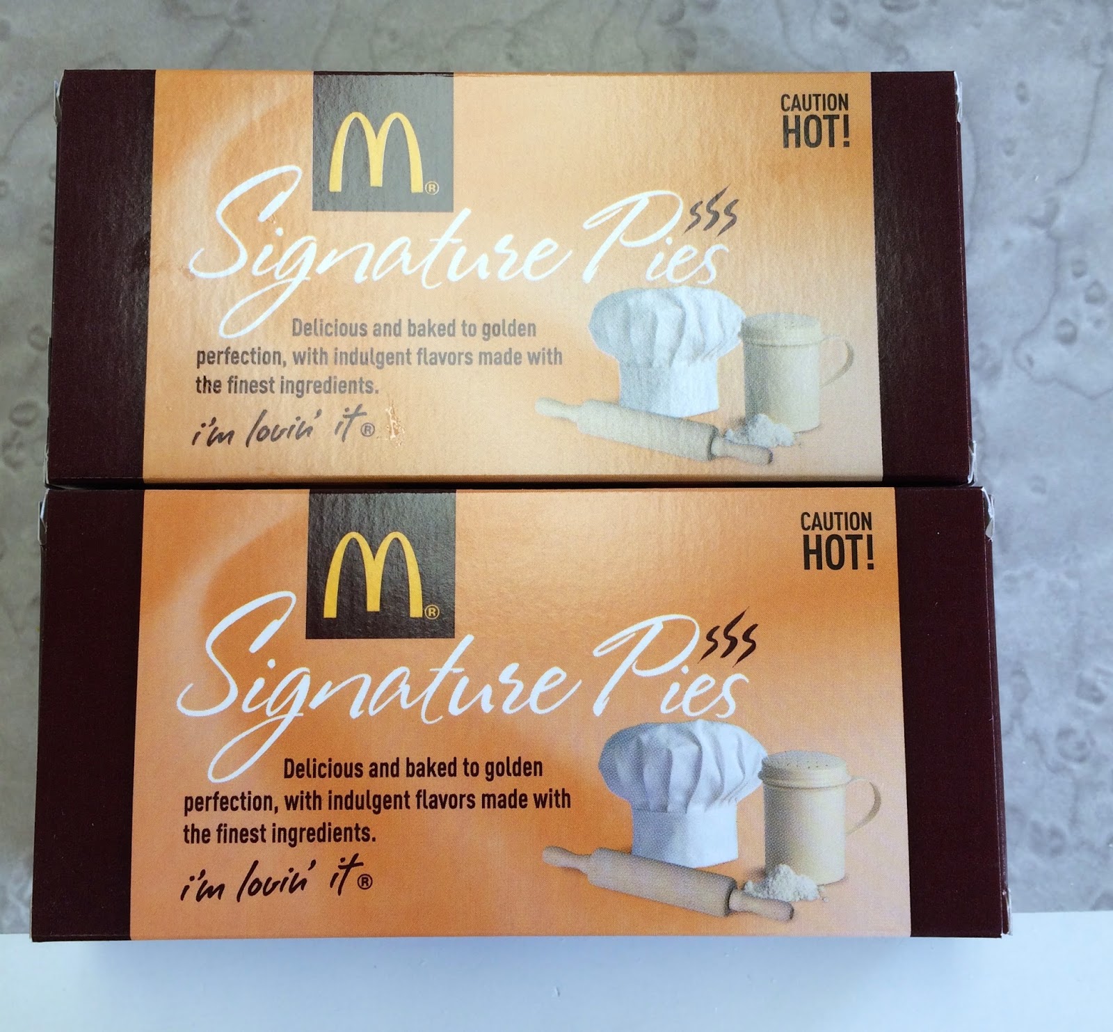 Strawberry & Crème Pie From McDonald's / マクドナルドのストロベリー&クリームパイ I'm