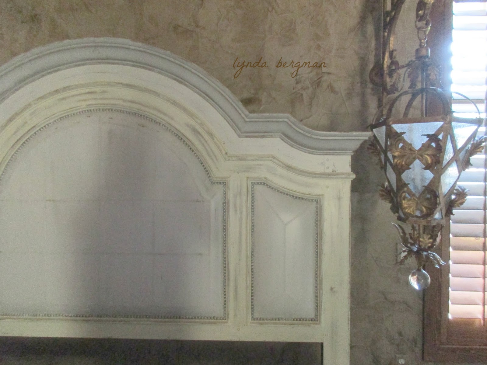 LYNDA BERGMAN DECORATIVE ARTISAN PAINTING & DISTRESSING PATTI'S