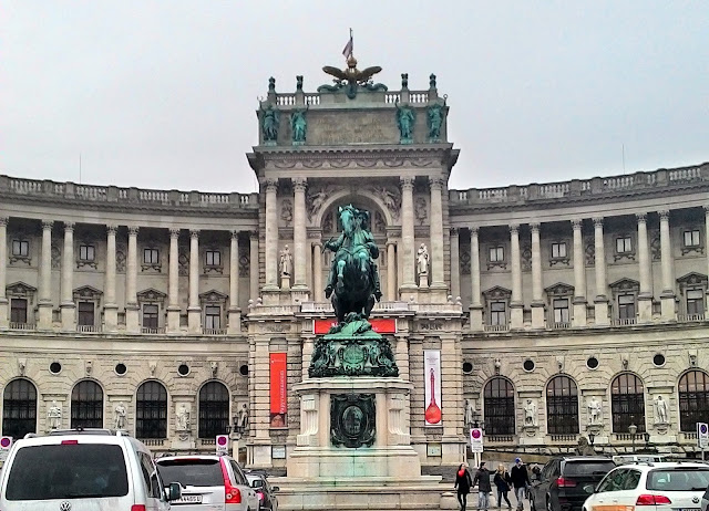 Wiedeński pałac władców Austrii Hofburg Wiedeński pałac władców Austrii Hofburg