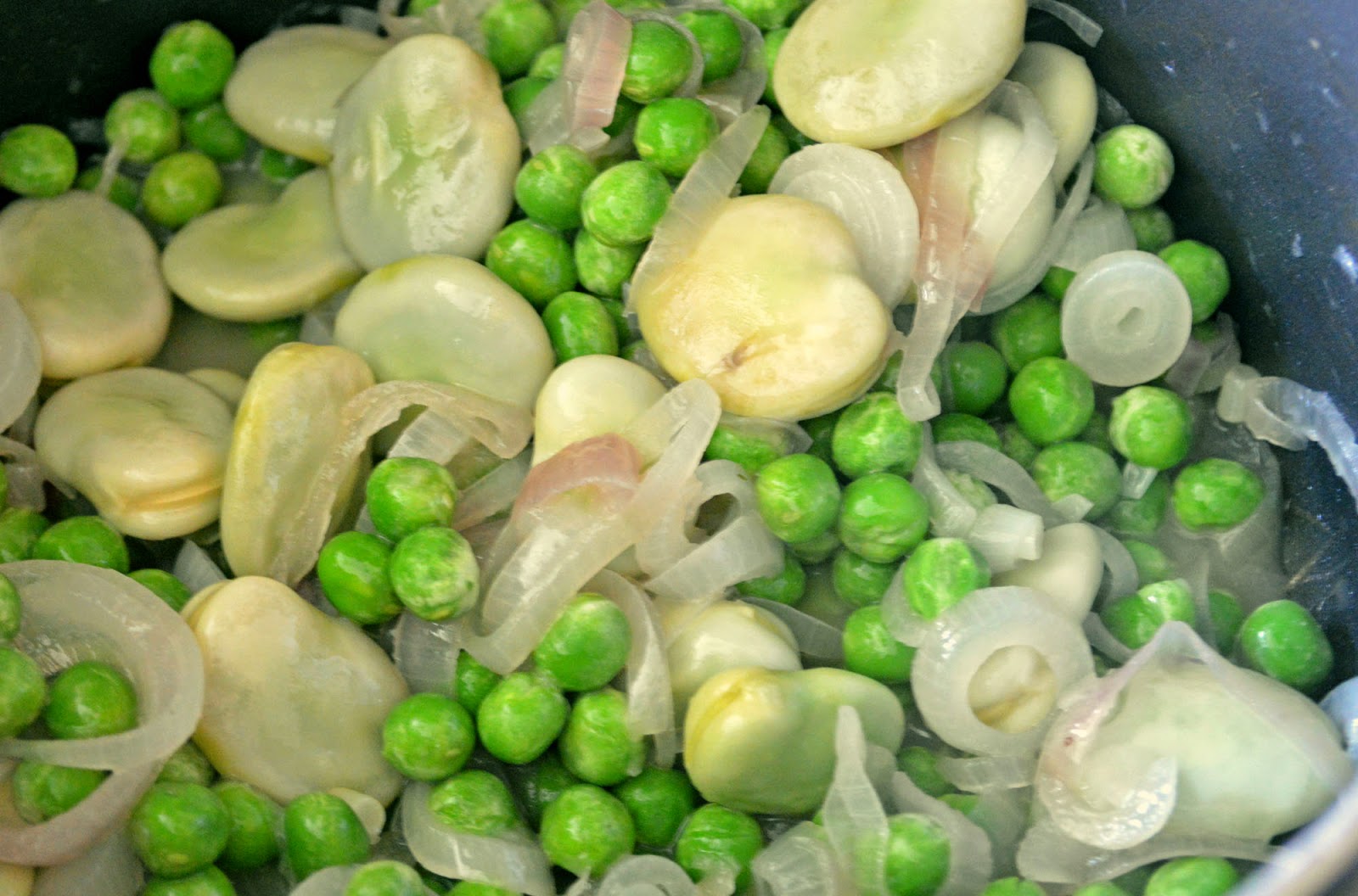 A quick side dish with broad beans & spring onions