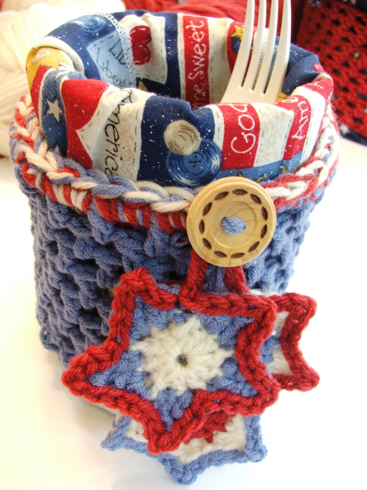 Susan's Hippie Crochet Free Picnic Table Decor Idea, Fun Cutlery Holder!