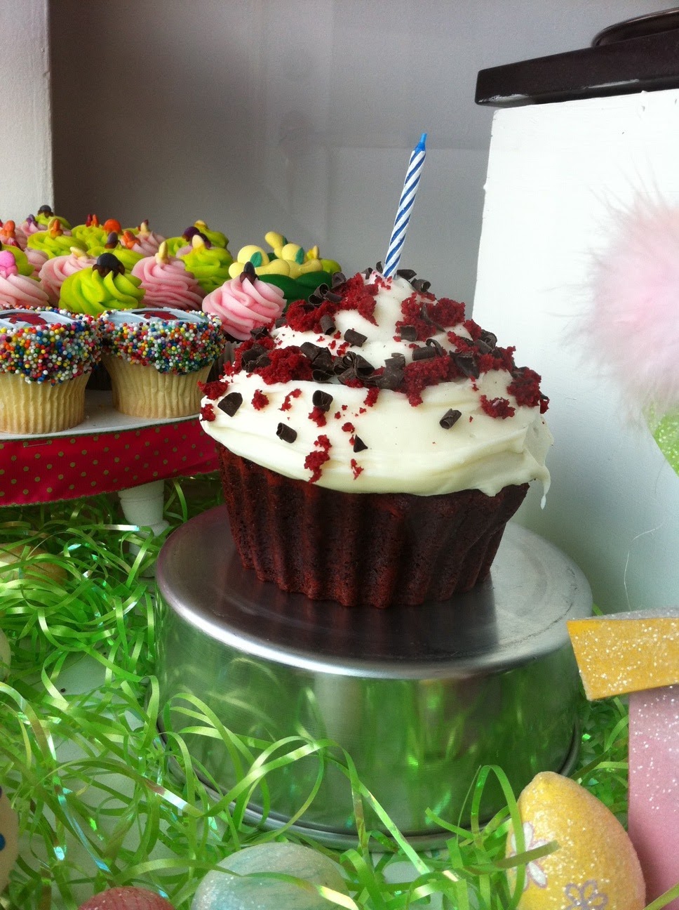 Canada+day+cupcakes+red+velvet