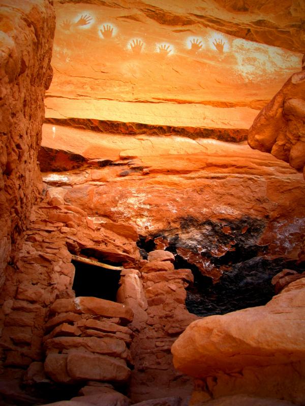 بيوت الهنود الحمر Anasazi+Ruins+by+Rick+Schafer-lower_fish_canyon_ruin600_800