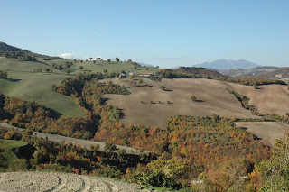 i fianchi delle colline in autunno the hillsides in autumn