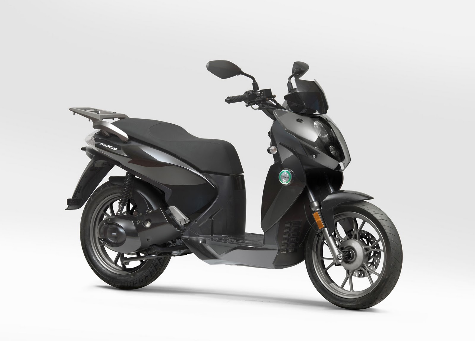 http://4.bp.blogspot.com/-YTJTioIgKgk/TZa98taXg4I/AAAAAAAAAII/tu_jblP44TQ/s1600/2011-Benelli-Macis125-150a_2.jpg