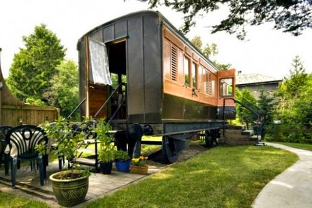 Old Luggage Van - Cottages in a vintage Train Wagon Old Luggage Van - Cottages in a vintage Train Wagon