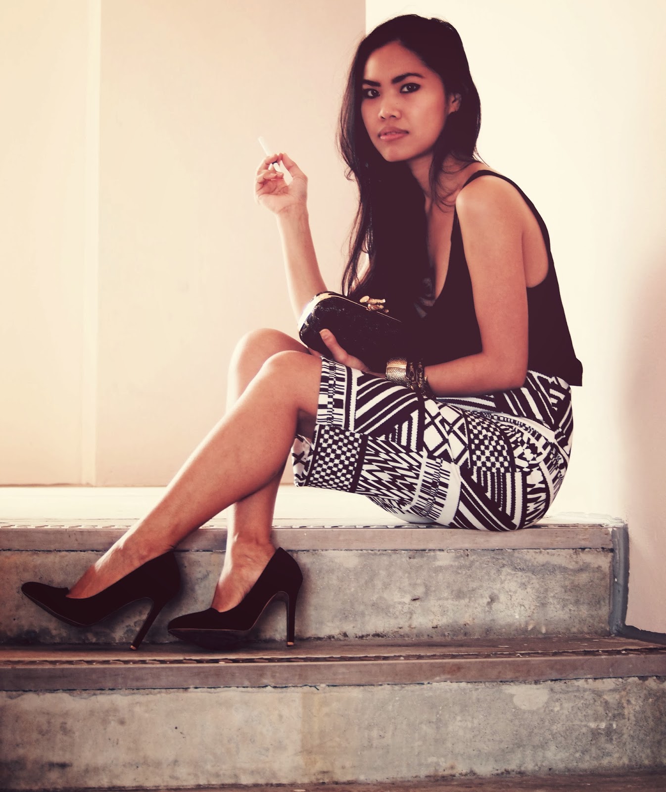 The PR Girl Closet LE SMOKING