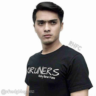 Foto Ricky Harun Pakai Kaos Kiruners Foto Ricky Harun Pakai Kaos Kiruners