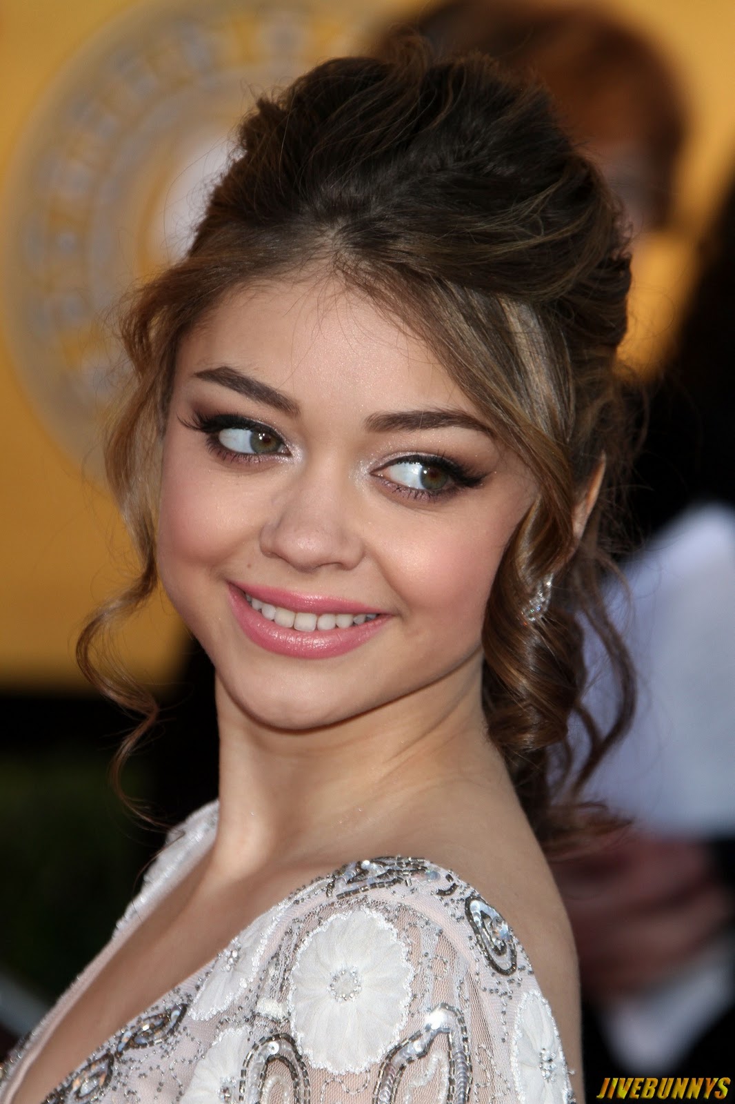 http://4.bp.blogspot.com/-YVBtmKR1qCM/TyeOL2uQ0kI/AAAAAAAEHQg/LzZoKTkh9gQ/s1600/sarah_hyland_0008.jpg