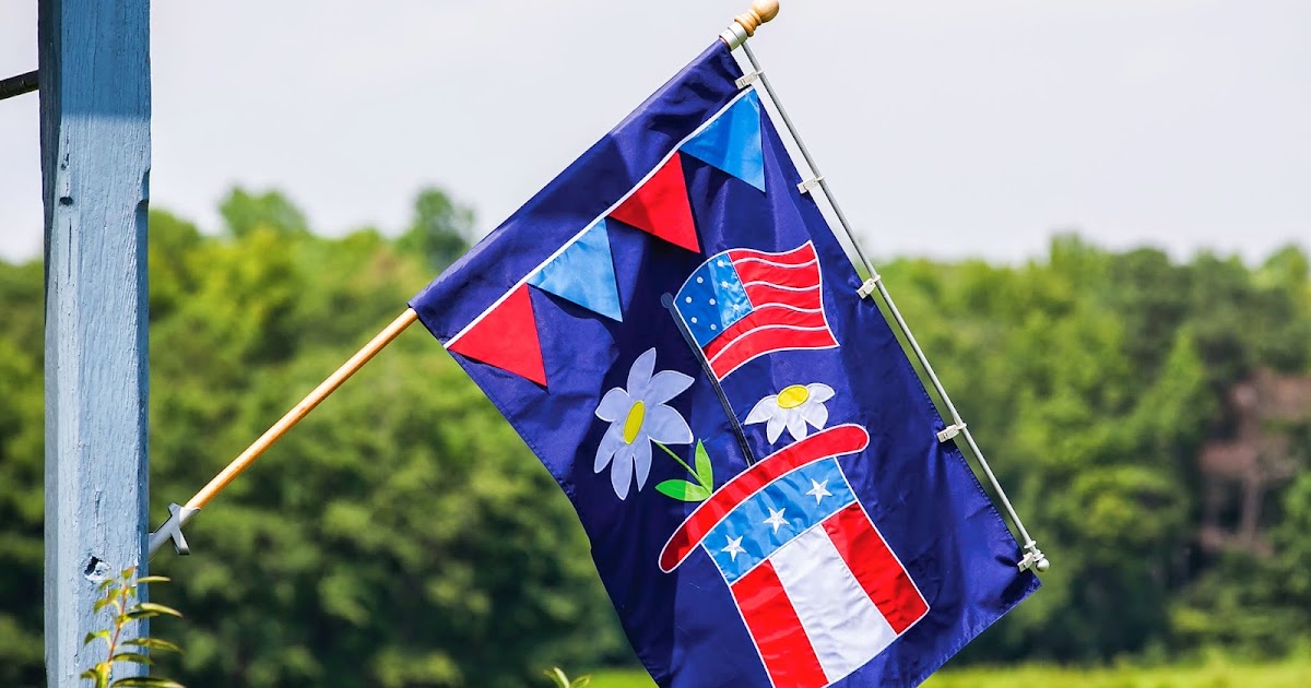 Evergreen Enterprises The Flag Buddy When Every Flag Deserves to Look