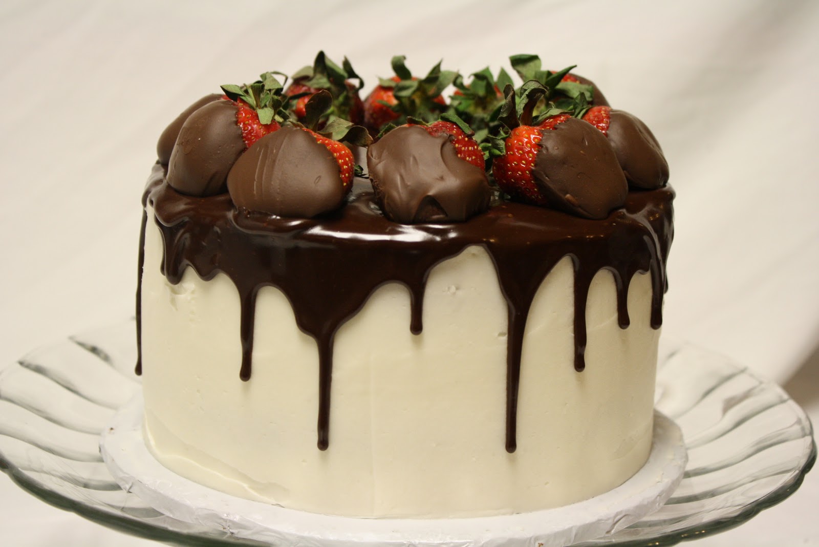 Red Velvet Cake with Ganache and Chocolate Dipped Strawberries