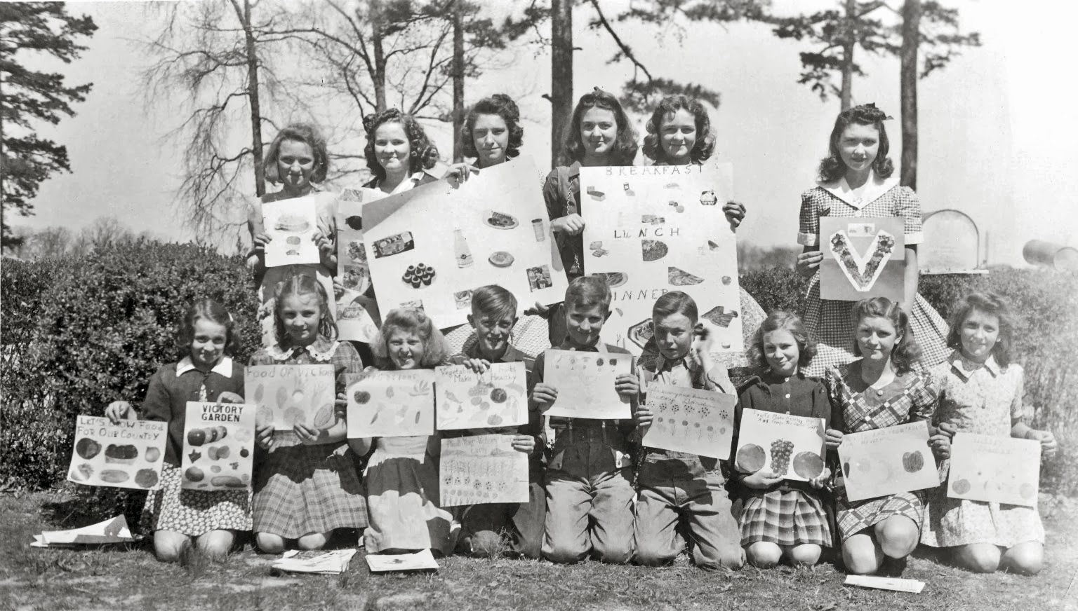 History in Photos Victory Gardens