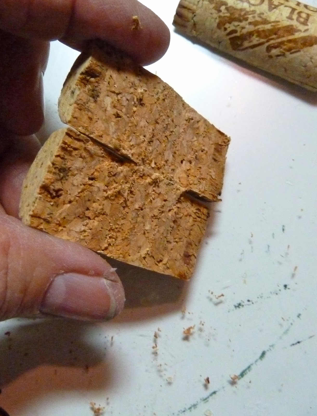 Make it easy crafts Recycled wine cork hanging trivet