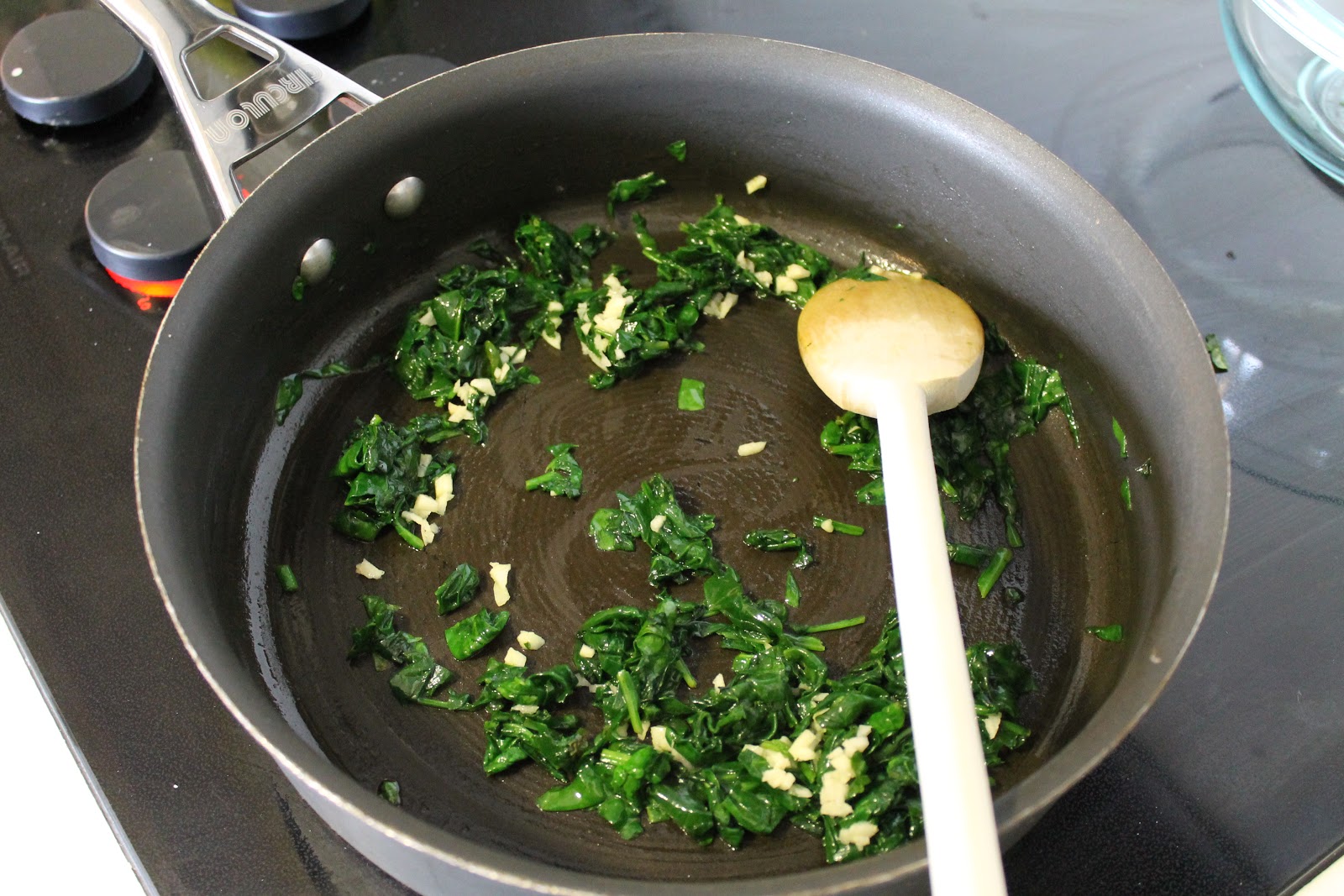 PinsterSisters Baked Spinach Dip Cups in Mini Breadbowls
