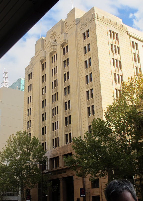 sol y sombra Adelaide in Pictures 2 Art Deco