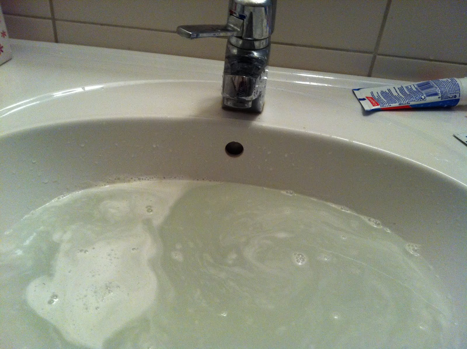 Rules of Green How to clean your clogged drain naturally and in a more