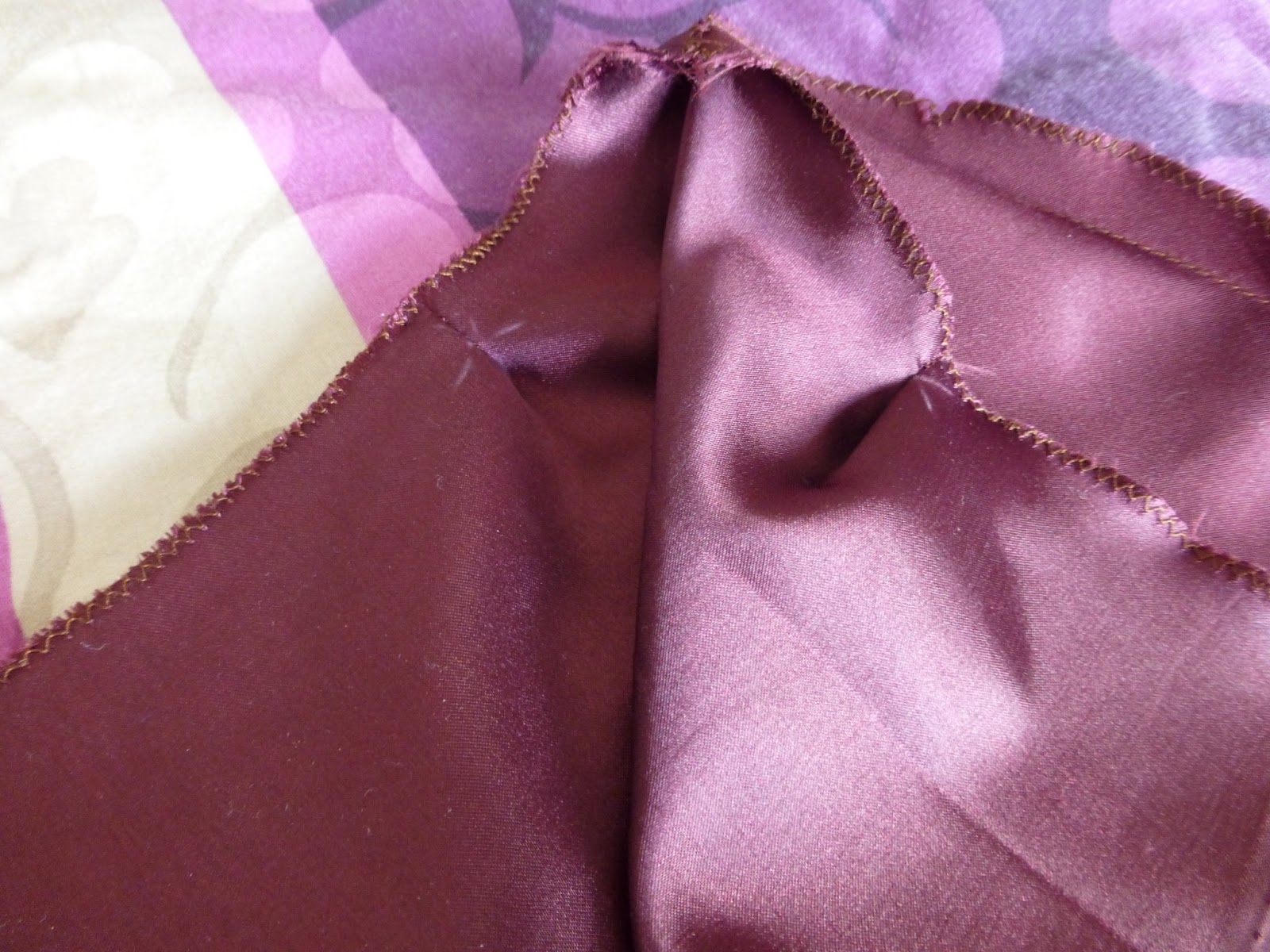 Queen of Darts Tutorial how to add lining to a skirt with waistband