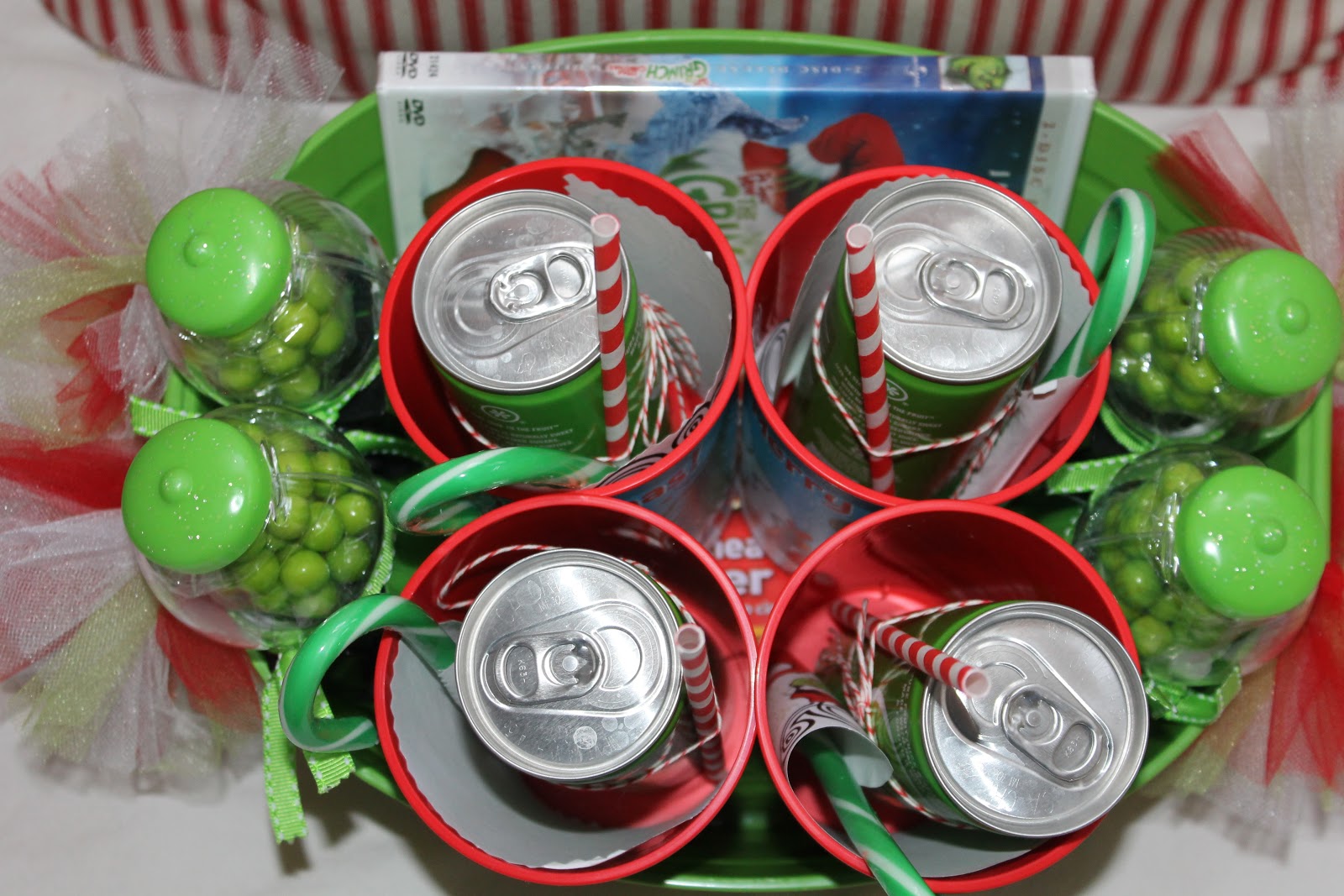 les petits présents: grinch party to go