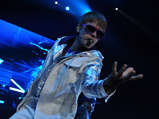 Foto Konser Justin Bieber Di SICC Sentul Indonesia