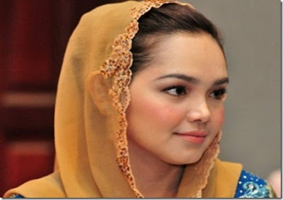 Gambar+Siti+Nurhaliza+Bogel Siti Nurhaliza Bogel http://malastulis.blogspot.com/2012/01/siti ...