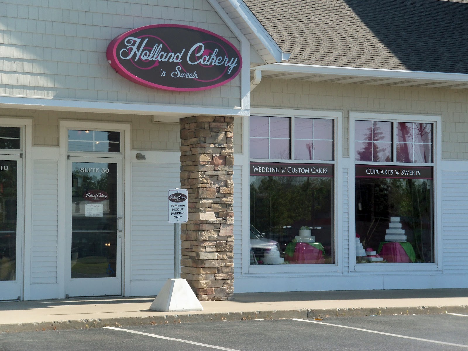 Holland Cakery 'n Sweets (Holland, MI) How Does That Taste?