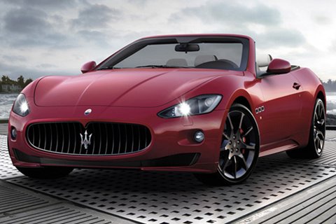 The 2011 Maserati GranCabrio Climb features a 450 HP and 47 liter V8 engine