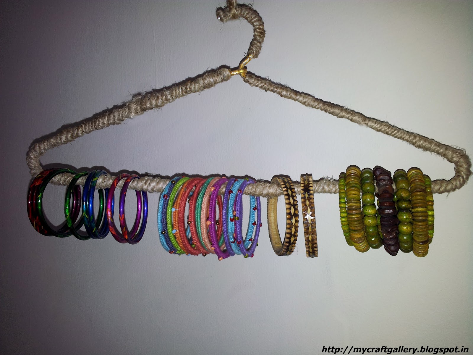 MY CRAFT GALLERY DIY BANGLE HANGER