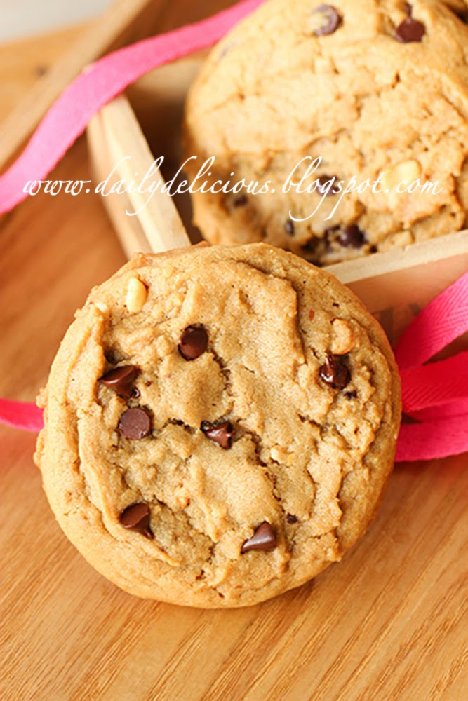 dailydelicious Peanut butter chocolate chips cookies All time favorite.