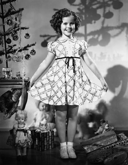 Amazing Historical Photo of Shirley Temple Black in 1935 